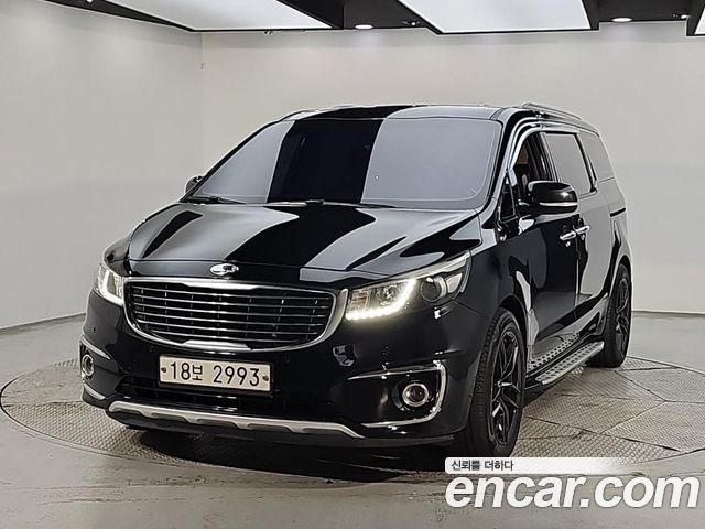Kia Carnival 9-seater Noblesse
