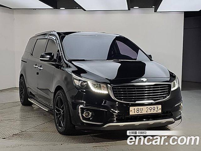 Kia Carnival 9-seater Noblesse 2017 — фото 2