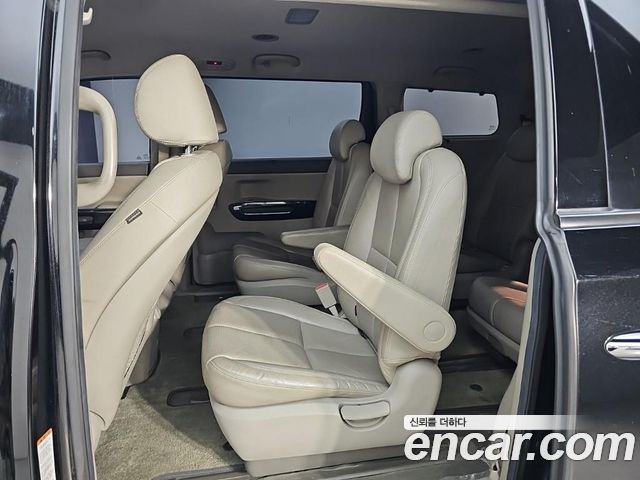 Kia Carnival 9-seater Noblesse 2017 — фото 16