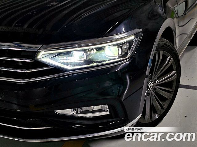 Volkswagen Passat GT (B8) 2.0 TDI 4Motion Prestige 2022 — фото 17
