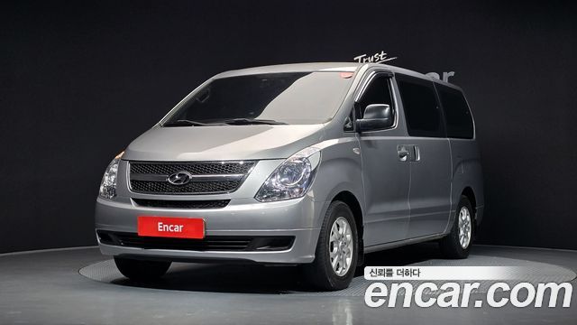 Hyundai Grand Starex 12-Seater Wagon CVX Deluxe