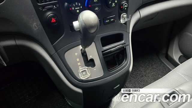 Hyundai Grand Starex 12-Seater Wagon CVX Deluxe 2013 — фото 9
