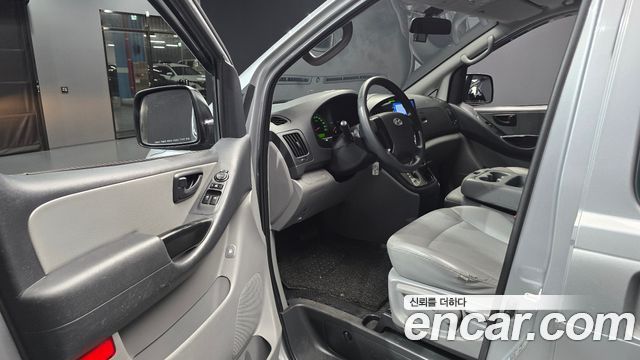 Hyundai Grand Starex 12-Seater Wagon CVX Deluxe 2013 — фото 10