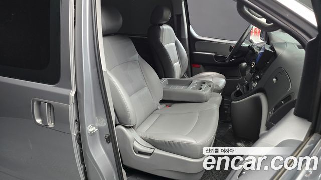 Hyundai Grand Starex 12-Seater Wagon CVX Deluxe 2013 — фото 32