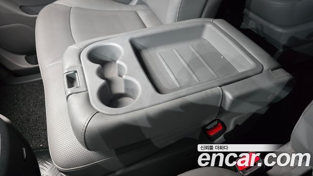 Hyundai Grand Starex 12-Seater Wagon CVX Deluxe 2013 — фото 34