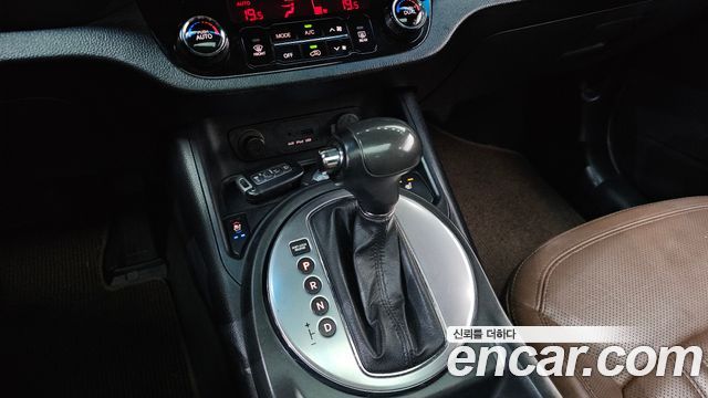 Kia Sportage R Gasoline Turbo GDI 2WD Limited 2012 — фото 9