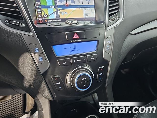Hyundai Santa Fe (DM) Diesel(e-VGT) 2.0 2WD Premium 2013 — фото 16