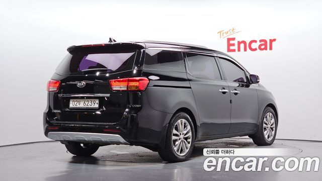 Kia Carnival 9-seater Noblesse 2018 — фото 2