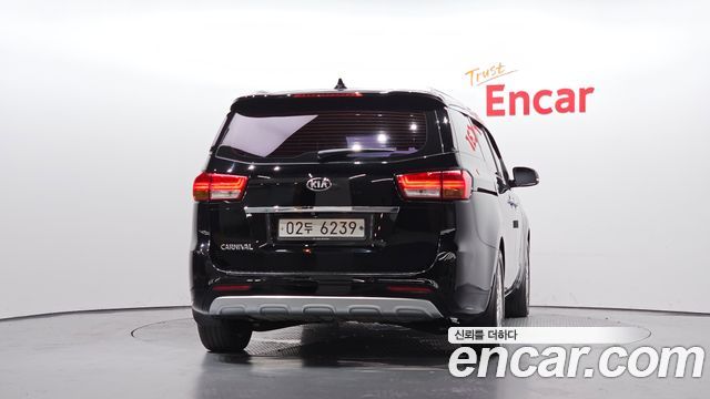 Kia Carnival 9-seater Noblesse 2018 — фото 4