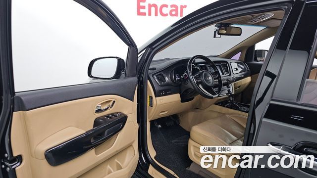 Kia Carnival 9-seater Noblesse 2018 — фото 10