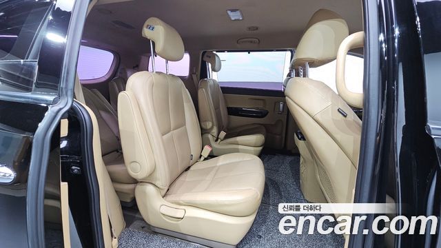 Kia Carnival 9-seater Noblesse 2018 — фото 11