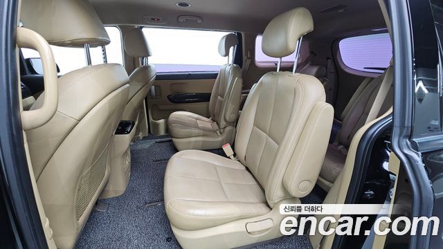 Kia Carnival 9-seater Noblesse 2018 — фото 12