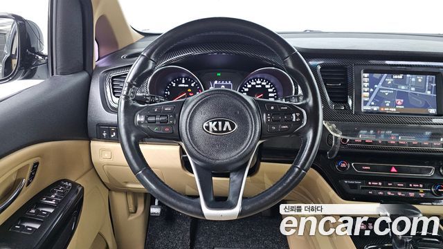 Kia Carnival 9-seater Noblesse 2018 — фото 13