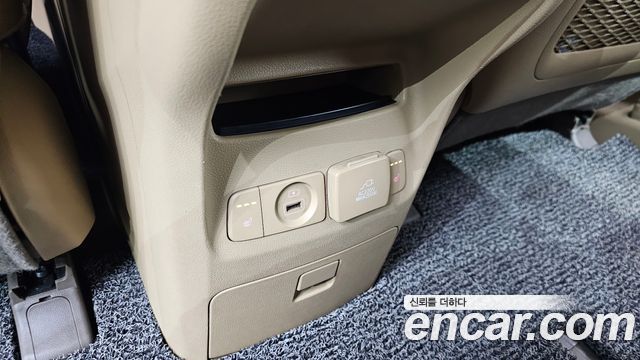 Kia Carnival 9-seater Noblesse 2018 — фото 16