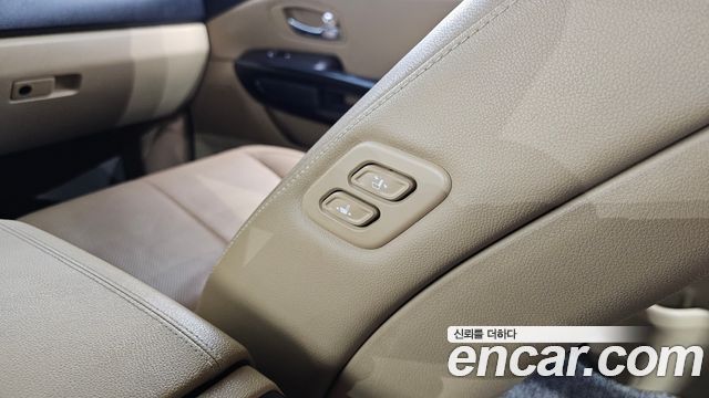 Kia Carnival 9-seater Noblesse 2018 — фото 17