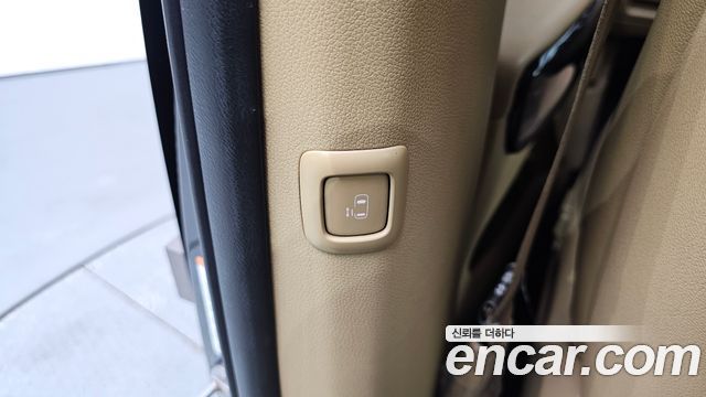 Kia Carnival 9-seater Noblesse 2018 — фото 18