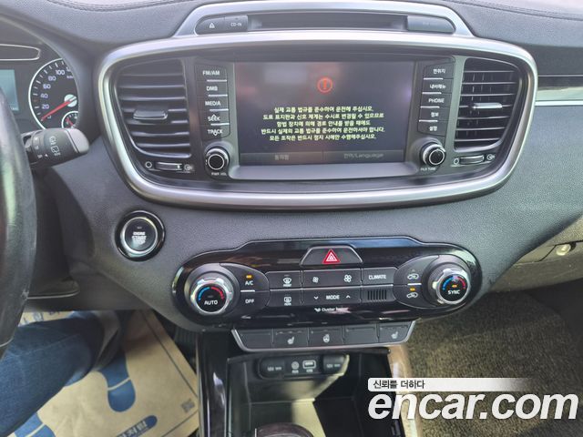 Kia Sorento Diesel 2.0 2WD Luxury 2015 — фото 9