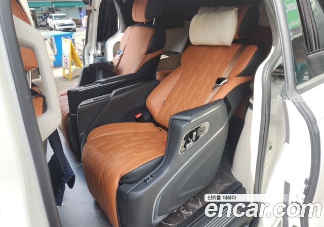 Kia Carnival (IV) HEV 9-Seater Hi-Limousine (Special vehicle) 2025 — фото 5
