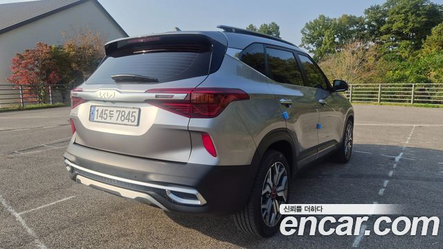 Kia Seltos Gasoline 1.6 Turbo 2WD Signature 2023 — фото 6