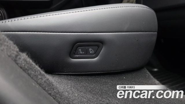 Tesla Model Y RWD 2025 — фото 19