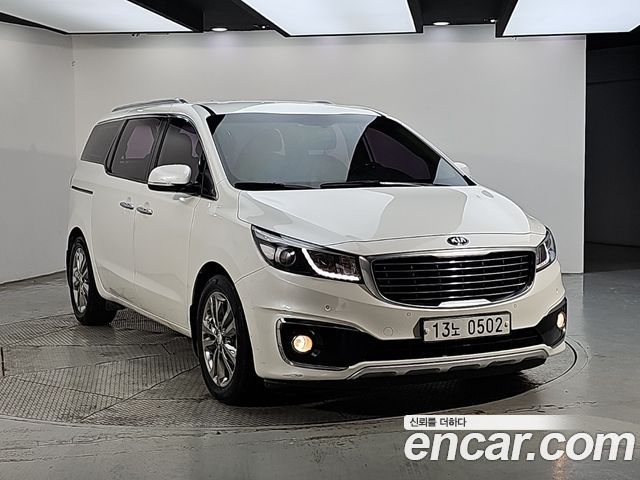 Kia Carnival 7-seater Limousine VIP 2016 — фото 2