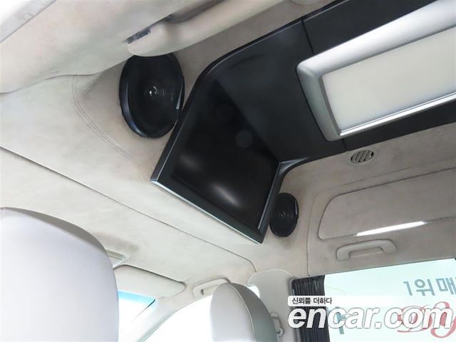 KG Mobility (SsangYong) Korando Turismo 4WD Chateau 11-seater High-roof 2015 — фото 19