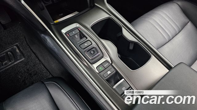 Honda Accord (X) 2.0 Hybrid Touring 2019 — фото 9