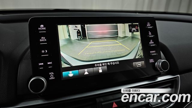Honda Accord (X) 2.0 Hybrid Touring 2019 — фото 14