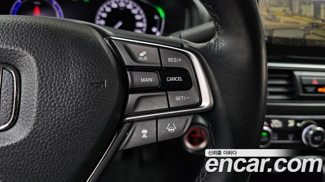Honda Accord (X) 2.0 Hybrid Touring 2019 — фото 16