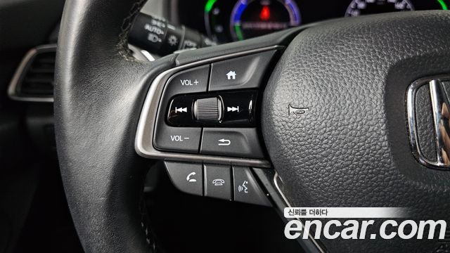 Honda Accord (X) 2.0 Hybrid Touring 2019 — фото 17