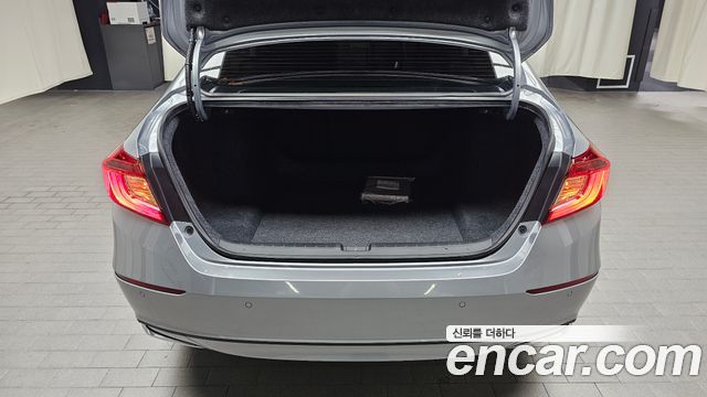 Honda Accord (X) 2.0 Hybrid Touring 2019 — фото 18