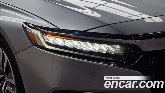 Honda Accord (X) 2.0 Hybrid Touring 2019 — фото 22