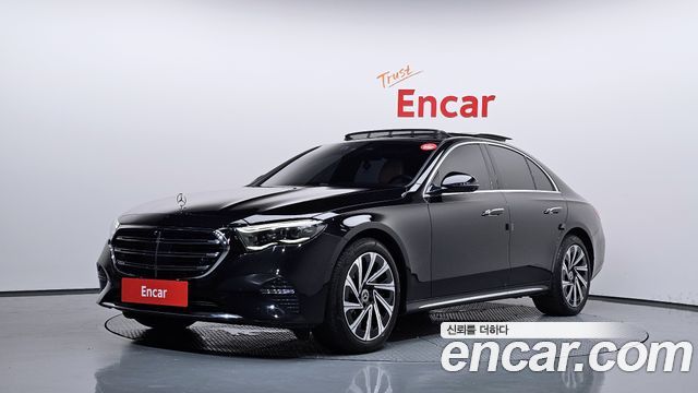 Mercedes-Benz E-Class (W214) E300 4MATIC Exclusive