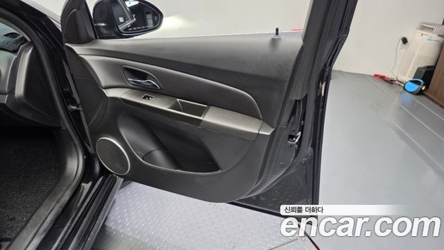 Chevrolet Cruze 1.8 LTZ+ The Perfect Black 2013 — фото 24