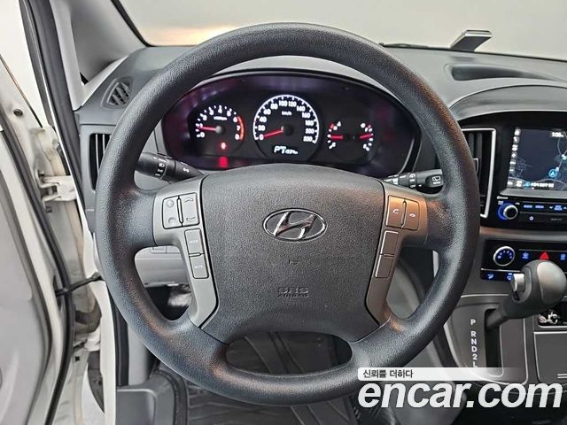 Hyundai Grand Starex Van 3-Seater LPi Smart 2019 — фото 9