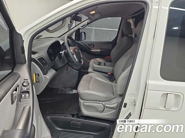 Hyundai Grand Starex Van 3-Seater LPi Smart 2019 — фото 15