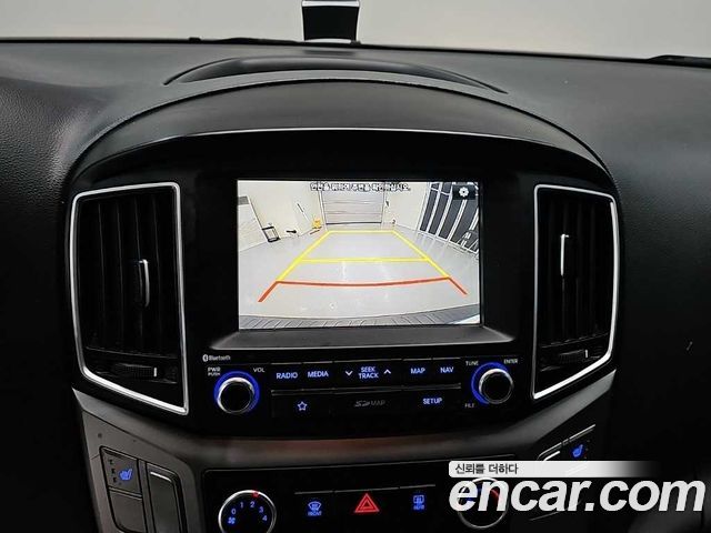Hyundai Grand Starex Van 3-Seater LPi Smart 2019 — фото 18