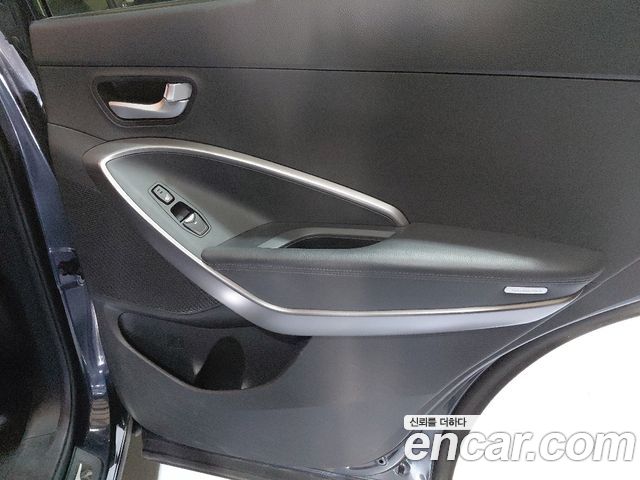 Hyundai Santa Fe (DM) Diesel(e-VGT) 2.0 2WD Premium 2015 — фото 17