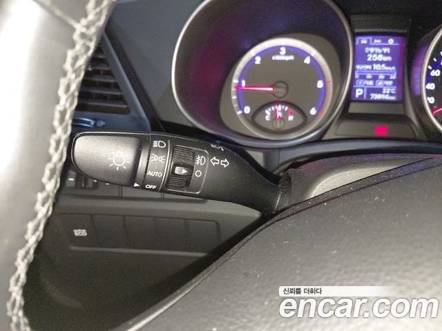Hyundai Santa Fe (DM) Diesel(e-VGT) 2.0 2WD Premium 2015 — фото 20