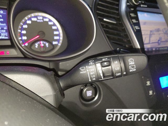 Hyundai Santa Fe (DM) Diesel(e-VGT) 2.0 2WD Premium 2015 — фото 21