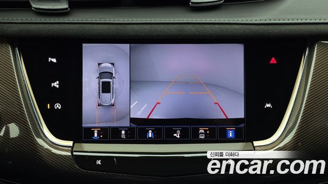 Cadillac XT6 3.6 Sport 2023 — фото 18