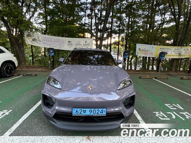Porsche Taycan Base 4