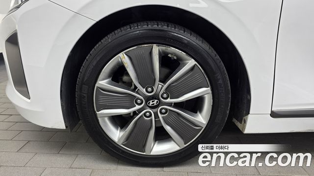 Hyundai Ioniq Hybrid Q 2016 — фото 5