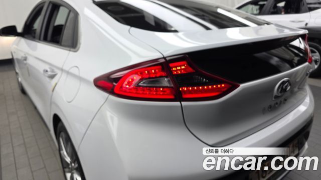 Hyundai Ioniq Hybrid Q 2016 — фото 29