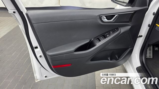 Hyundai Ioniq Hybrid Q 2016 — фото 30