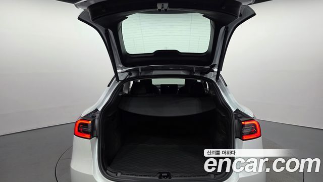 Tesla Model Y RWD 2024 — фото 19