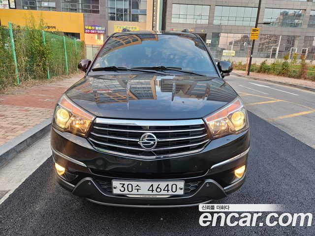 KG Mobility (SsangYong) Korando Turismo 4WD TX 9-seater