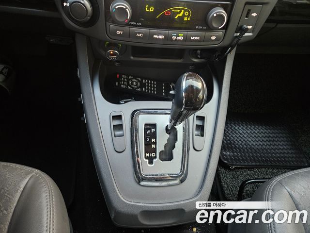 KG Mobility (SsangYong) Korando Turismo 4WD TX 9-seater 2016 — фото 9