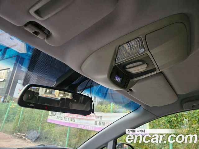 KG Mobility (SsangYong) Korando Turismo 4WD TX 9-seater 2016 — фото 10