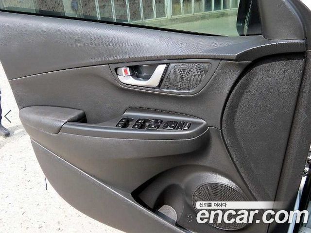 Hyundai Kona Gasoline 2.0 2WD Smart 2022 — фото 9